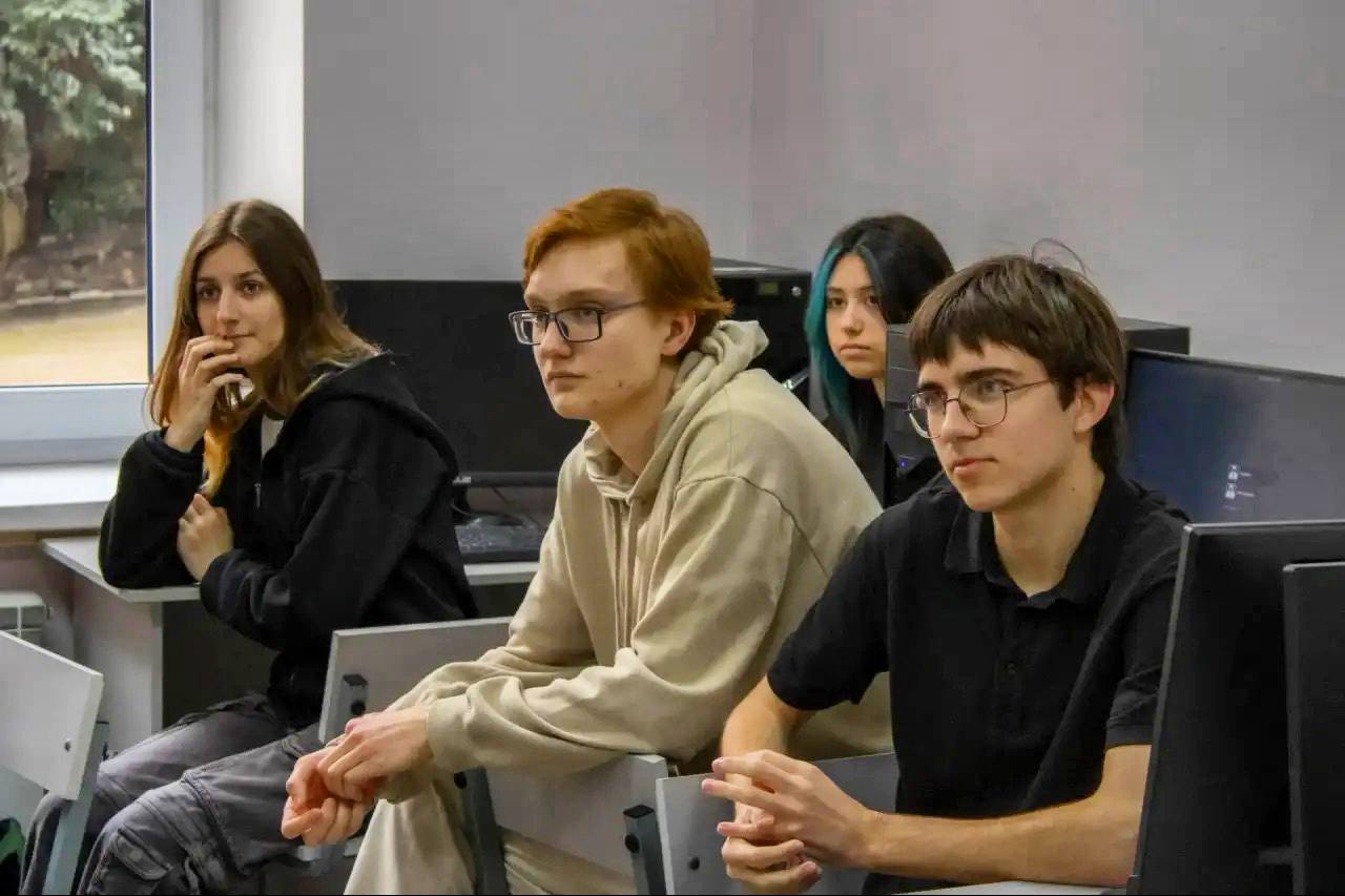 Учащиеся школ города Сочи изучают программирование в стенах СочиГУ