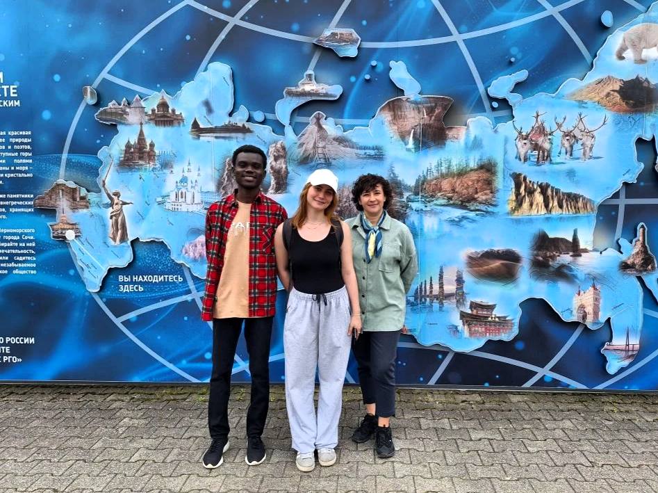 Иностранные слушатели СочиГУ знакомятся с культурой России 