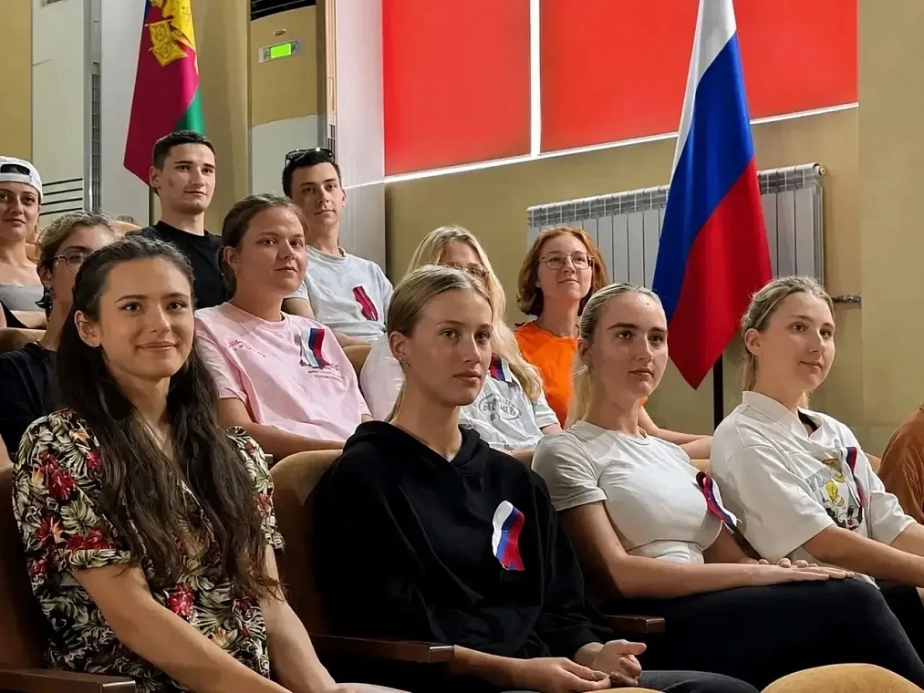 В СочиГУ прошли мероприятия, посвященные Дню Государственного флага Российской Федерации!